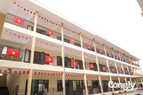 Trường Phổ thông Nội trú Liên cấp Tiểu học - THCS Dục Nông; Mô Rai, Rờ Kơi, Sa Loong, tỉnh Quảng Ngãi chuẩn bị khai giảng năm học mới.