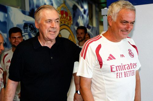 Mourinho và Real Madrid chào đón vị khách đặc biệt. Ảnh: RMCF