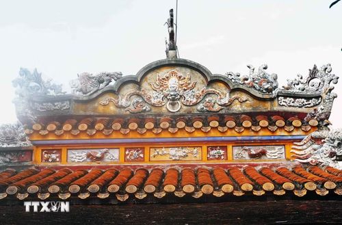 Màu ngói lưu ly trên mái điện Long An, Đại Nội Huế tôn vẻ cổ kính, uy nghi. (Ảnh: Nguyên Lý/TTXVN)