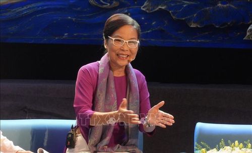 TS. Mai Mỹ Duyên (trường Đại học Văn hoá Thành phố Hồ Chí Minh) chia sẻ: cải lương là loại hình nghệ thuật tổng hợp.