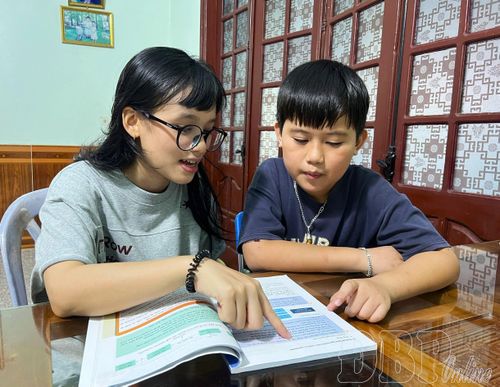 Dịp hè, Trang dành trọn thời gian cho việc dạy thêm để thử sức mình trong vai trò cô giáo.