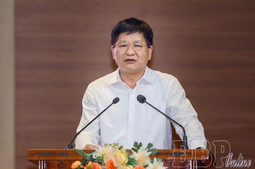 Đồng chí Lê Thành Đô, Phó Bí thư Thường trực Tỉnh ủy, Chủ tịch HĐND tỉnh quán triệt Quy định số 208-QĐ/TW của BCH Trung ương về thi hành Điều lệ Đảng và chương trình hành động của Ban Thường vụ Tỉnh ủy.