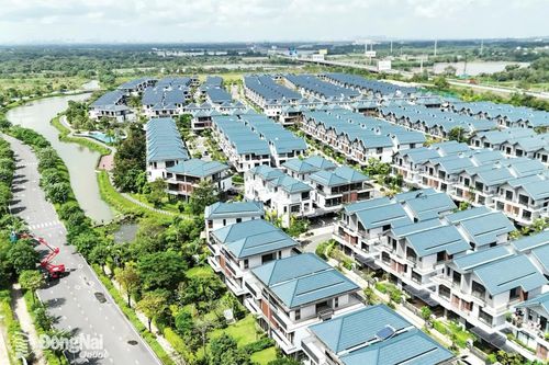Một dự án đô thị thương mại trên địa bàn phường Long Thành, thành phố Đồng Nai. Ảnh: Hoàng Lộc