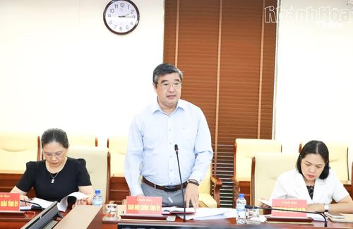Lãnh đạo Ban Nội chính Tỉnh ủy phát biểu tại hội nghị.
