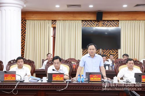 Đồng chí Lương Trọng Quỳnh, Ủy viên Ban Thường vụ Tỉnh ủy, Trưởng Ban Nội chính Tỉnh ủy phát biểu tại hội nghị