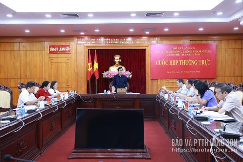 Đồng chí Hoàng Quốc Khánh, Ủy viên Trung ương Đảng, Bí thư Tỉnh ủy quán triệt nội dung cuộc họp