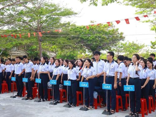 Nhà trường bảo đảm mọi học sinh đều có điều kiện học tập khi bước vào năm học mới