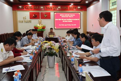 Quang cảnh diễn ra buổi làm việc