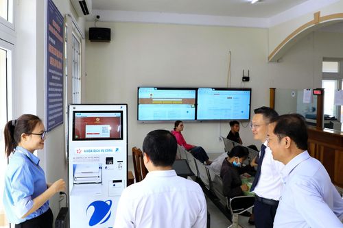 Lãnh đạo tỉnh Lâm Đồng thường xuyên kiểm tra, nắm bắt việc vận hành chính quyền cơ sở và phản ánh của người dân