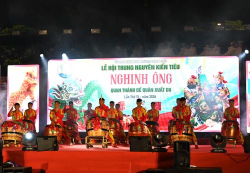 Tiết mục trống khai hội tại lễ khai mạc Trung Nguyên Kiến Tiêu lần thứ 15
