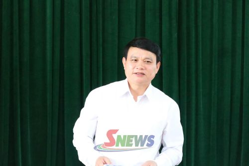 Đồng chí Đặng Ngọc Hậu, Phó Chủ tịch UBND tỉnh, phát biểu tại cuộc làm việc.