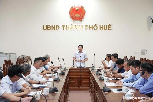 UVTV Thành ủy, Phó Chủ tịch Thường trực UBND thành phố Hoàng Hải Minh chủ trì cuộc họp.