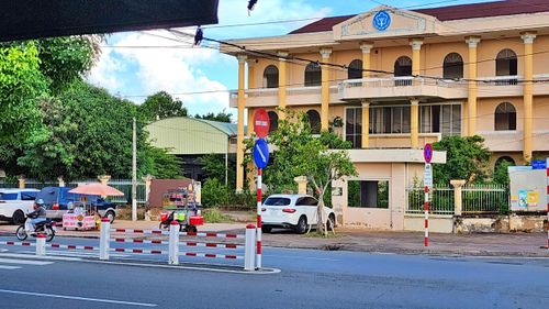 Trụ sở Bảo hiểm xã hội cũ (số 72, đường Trần Huỳnh).
