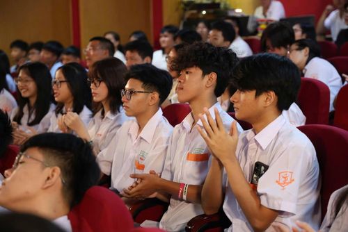 Nhiều học sinh bày tỏ sự hào hứng khi lần đầu được tiếp cận lịch sử qua lăng kính nghệ thuật.
