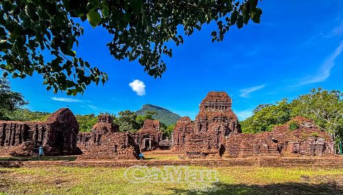Di sản Thánh địa Mỹ Sơn đang được trùng tu, bảo tồn nghiêm ngặt.