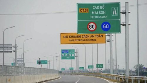 Cùng với việc thay đổi nội dung sát hạch lái xe, lực lượng CSGT đang tăng cường kiểm tra hành vi không giữ khoảng cách an toàn trên cao tốc. Ảnh: Sưu tầm.