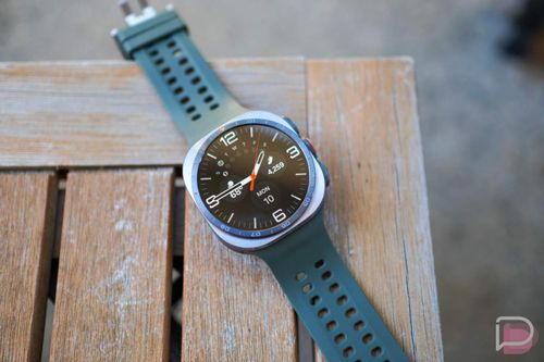Galaxy Watch Ultra 2 nhận bản cập nhật đầu tiên, hứa hẹn cải thiện bảo mật và hiệu năng. (Ảnh: Droidlife)