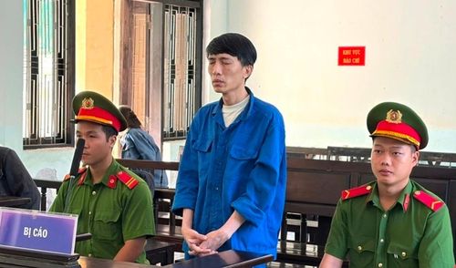 Nguyễn Đình Đăng Khoa tại phiên toà xét xử sơ thẩm. (Ảnh: Thái Bình)