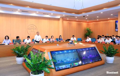 Chủ tịch UBND thành phố Hà Nội Vũ Đại Thắng chủ trì phiên họp. Ảnh: Viết Thành