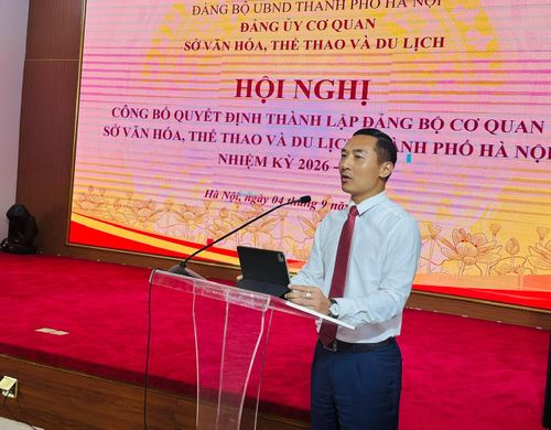 Phó Bí thư Đảng ủy UBND thành phố Hà Nội Doãn Trung Tuấn phát biểu chỉ đạo tại hội nghị. Ảnh: Hoàng Lân