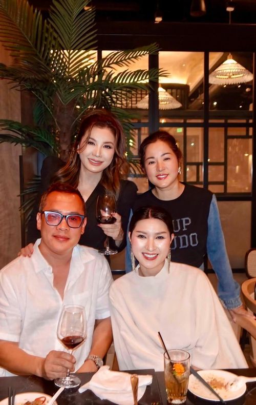 Vợ chồng Nguyễn Hồng Nhung - doanh nhân Trung Thành cùng Thúy Nga tại tiệc sinh nhật Trizzie.