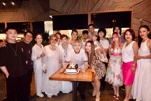 Trizzie Phương Trinh sinh năm 1967, sống ở Mỹ từ nhỏ. Cô quen biết Bằng Kiều trong một lần về Việt Nam biểu diễn. Đến 2003 cả hai kết hôn, chung sống 10 năm, sinh ba con trai. Họ ly hôn năm 2013, giữ mối quan hệ bạn bè thân thiết để cùng chăm sóc các con. Nữ ca sĩ có sức ảnh hưởng trong cộng đồng hải ngoại khi thường phát động hoặc tham gia các chương trình giúp đỡ nghệ sĩ khó khăn tại California, như đêm nhạc quyên góp cho Kasim Hoàng Vũ, chương trình tưởng nhớ cố ca sĩ Kiều Nga, tổ chức tang lễ cho Đức Tiến...