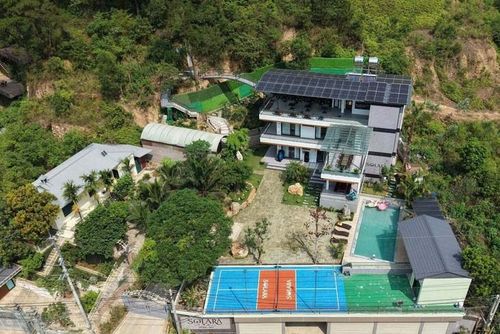 Công trình này có tổng diện tích khoảng 475m² - 6 hạng mục tại thời điểm trước khi bị cưỡng chế.