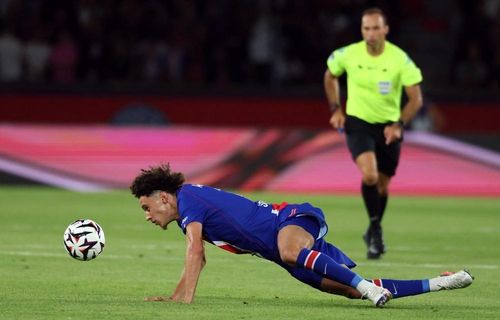 Bradley Barcola ra đi để lại khoảng trống ở khả năng chạy sau lưng hàng thủ, yếu tố từng giúp PSG kéo giãn đối phương và mở không gian cho các ngôi sao khác.