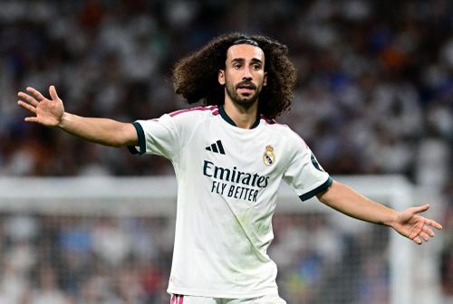Cucurella gặp vấn đề thể trạng trong trận thua Betis. Ảnh: Reuters.