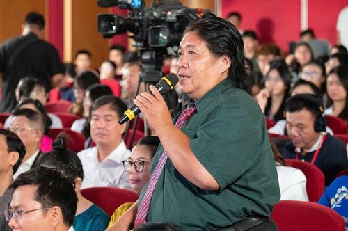 Đạo diễn Huỳnh Tấn Phát cho rằng cần nghiên cứu kỹ nhu cầu của từng cấp học trước khi dàn dựng tác phẩm