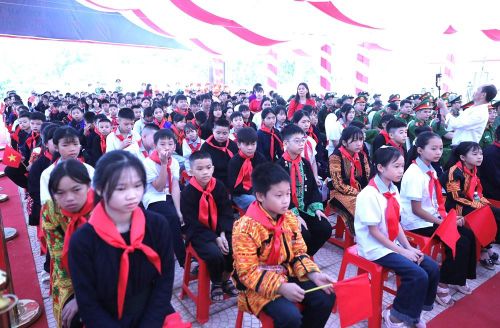 Không khí khai trường khắp mọi nơi