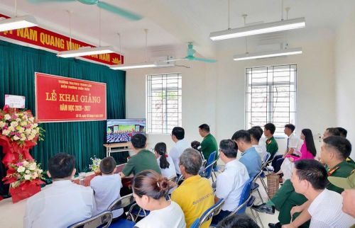 Điểm trường thôn Trần tham dự Lễ khai giảng trực tuyến TP. Quảng Ninh