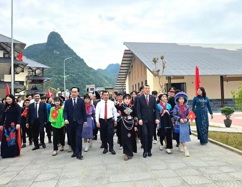 Uỷ viên Bộ Chính trị, Thủ tướng Chính phủ Lê Minh Hưng dự Lễ khai giảng năm học 2026-2027 tại Trường Phổ thông nội trú Tiểu học và THCS Mường Khương, xã Mường Khương, tỉnh Lào Cai