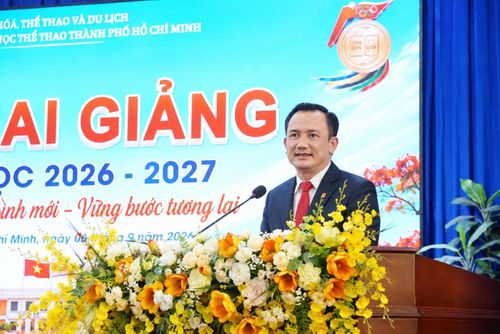 TS. Võ Quốc Thắng - Hiệu trưởng Nhà trường phát biểu khai giảng năm học mới 2026-2027