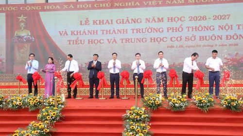 Lãnh đạo tỉnh Đắk Lắk cắt băng khánh thành Trường Phổ thông nội trú Tiểu học và THCS Buôn Đôn