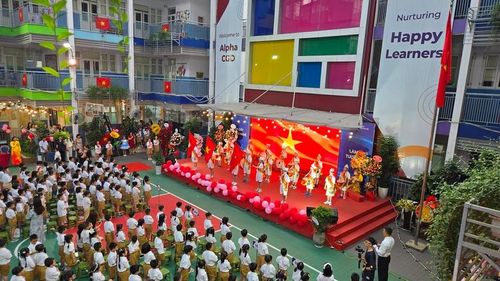 Lễ khai giảng năm học 2026-2027 tại Trường Tiểu học Công nghệ giáo dục Hà Nội (Alpha CGD) - Ảnh: chinhphu.vn
