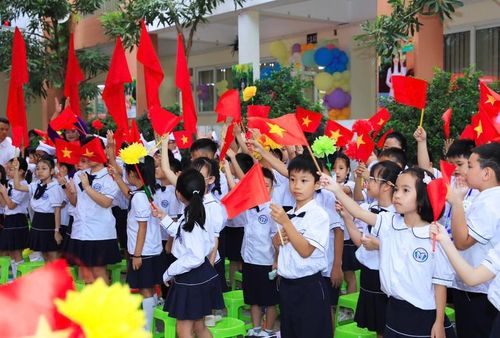 Các em học sinh đón năm học mới 2026-2027 tại Trường Tiểu học Ngô Thì Nhậm, Hà Nội - Ảnh: chinhphu.vn
