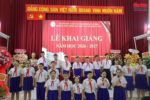 Lễ khai giảng tại Trường Phổ thông đặc biệt Nguyễn Đình Chiểu, TPHCM - Ảnh: TTXVN