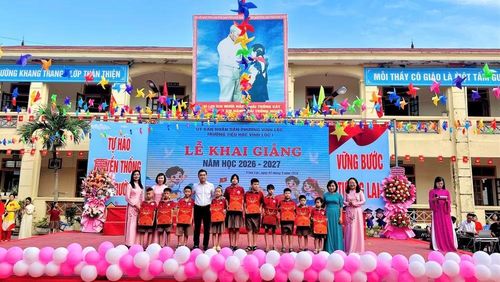 Lễ khai giảng năm học mới tại Trường tiểu học Vinh Lộc 1 (phường Vinh Lộc, Nghệ An). (Ảnh: CTV)
