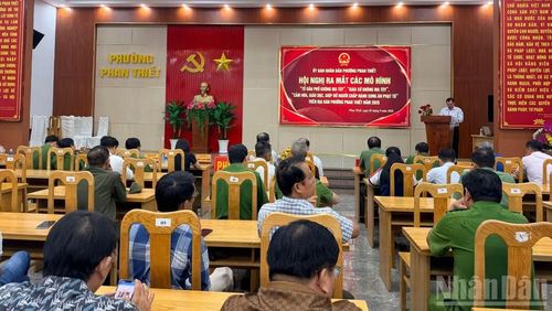 Nhiều tổ dân phố, công an, địa phương tham gia hội nghị. (Ảnh: THANH HẢI)