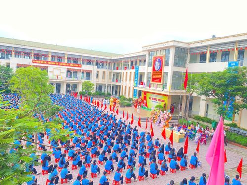 Hình ảnh khai giảng tại Trường THCS Nguyễn Trường Tộ, phường Vinh Hưng, tỉnh Nghệ An. Ảnh: HUYỀN NGÂN