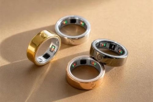 Các mẫu Circular Ring 3 đều được làm từ hợp kim thép titan và có 4 màu sắc tùy chọn.