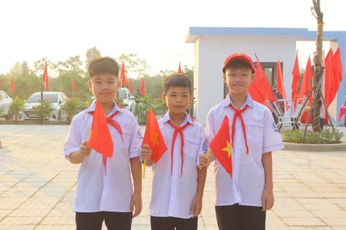 Trường Phổ thông nội trú liên cấp Tiểu học - THCS Hương Khê.