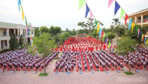Không khí ngày khai giảng tại Trường tiểu học Vinh Phú 1, Nghệ An: Ảnh: Kim Long