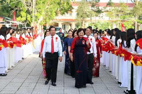  Cùng dự có ông Đỗ Thanh Bình - Bí thư Thành ủy Cần Thơ, lãnh đạo UBND, các sở ngành thành phố. 