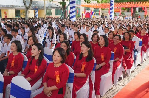 Thầy và trò Trường THPT Ngô Quyền trong buổi lễ tựu trường năm học 2026-2027.