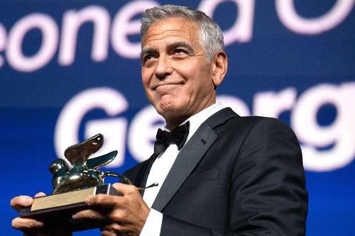 George Clooney được trao giải Sư tử Vàng thành tựu trọn đời tại Liên hoan phim Venice 2026. Ảnh: Getty Images.