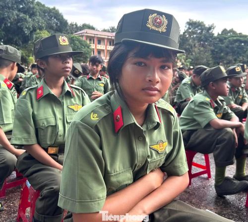 Em H’Mia Ayun lớp trưởng lớp 7A3.