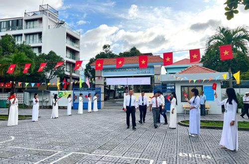 Không khí phấn khởi đón chào năm học mới tại đặc khu Côn Đảo