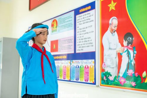 Trong khi đó, Loan Thị Bảo Châu, ( trú thôn Nà Phạ, xã Bình Liêu) học sinh lớp 7B, cho biết Châu cảm thấy rất háo hức đón chờ năm học mới bởi vì em cùng các bạn sẽ được học tập tại ngôi trường mới khang trang, rộng rãi, sạch đẹp hơn.